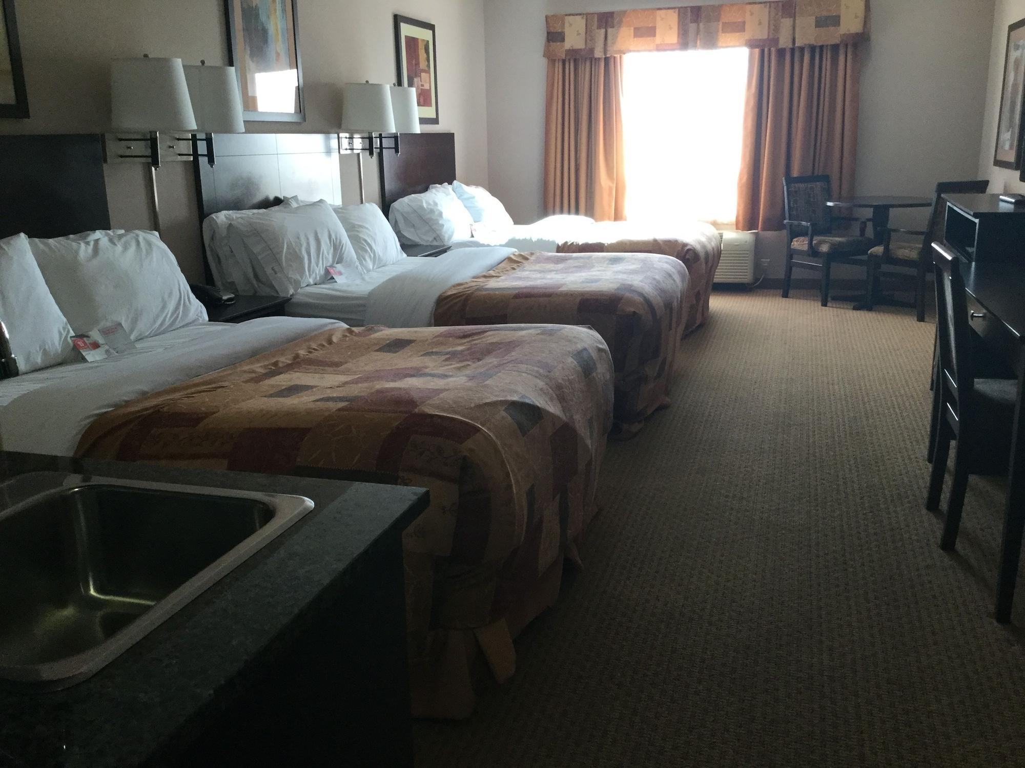 Hotel Ramada By Wyndham Brooks Extérieur photo