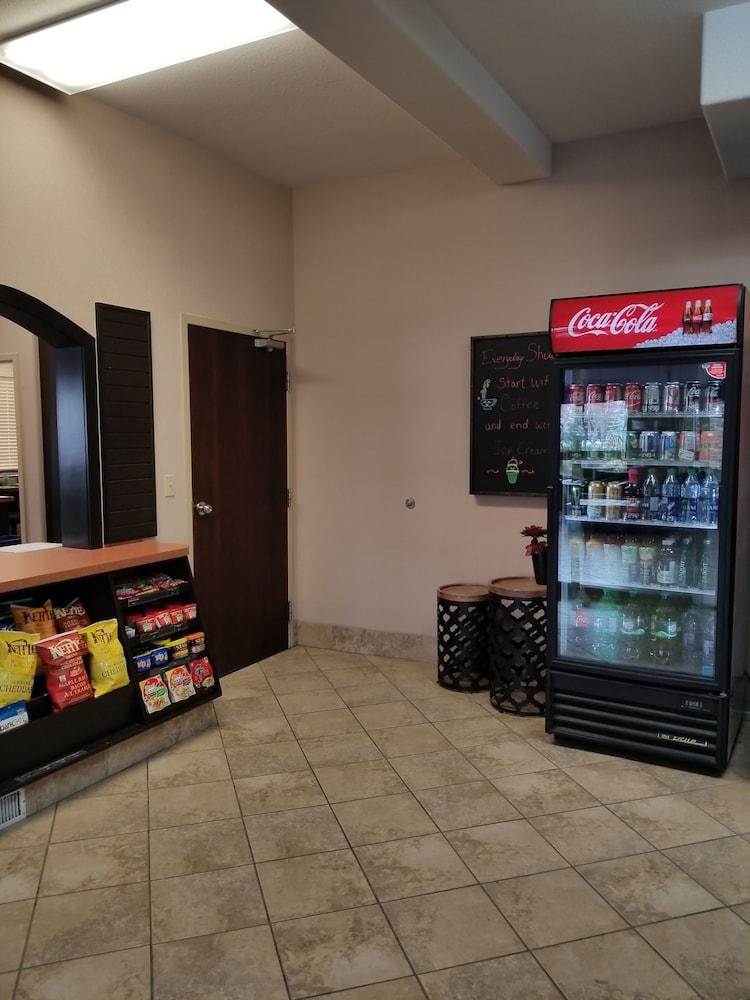 Hotel Ramada By Wyndham Brooks Extérieur photo