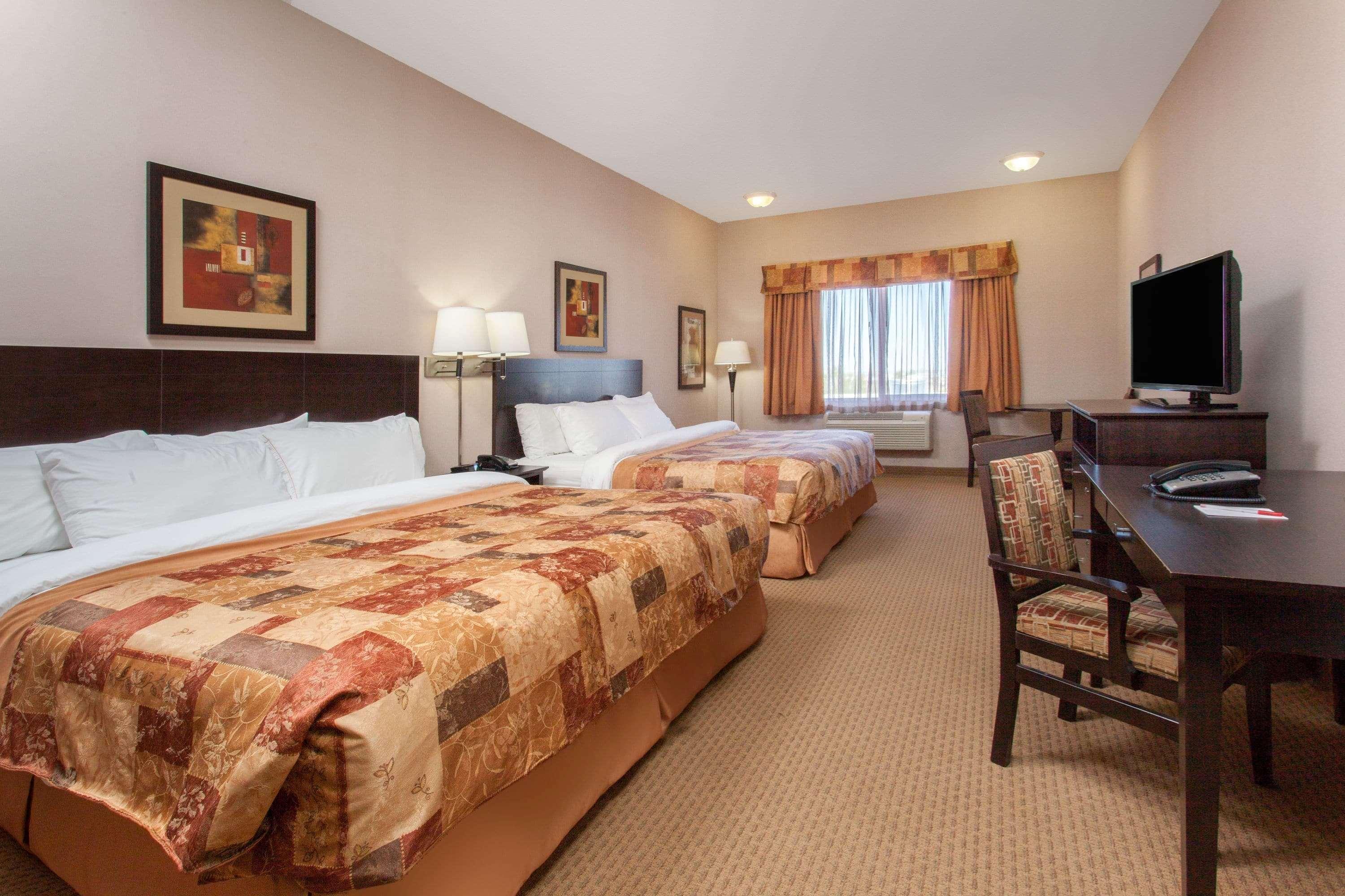 Hotel Ramada By Wyndham Brooks Extérieur photo