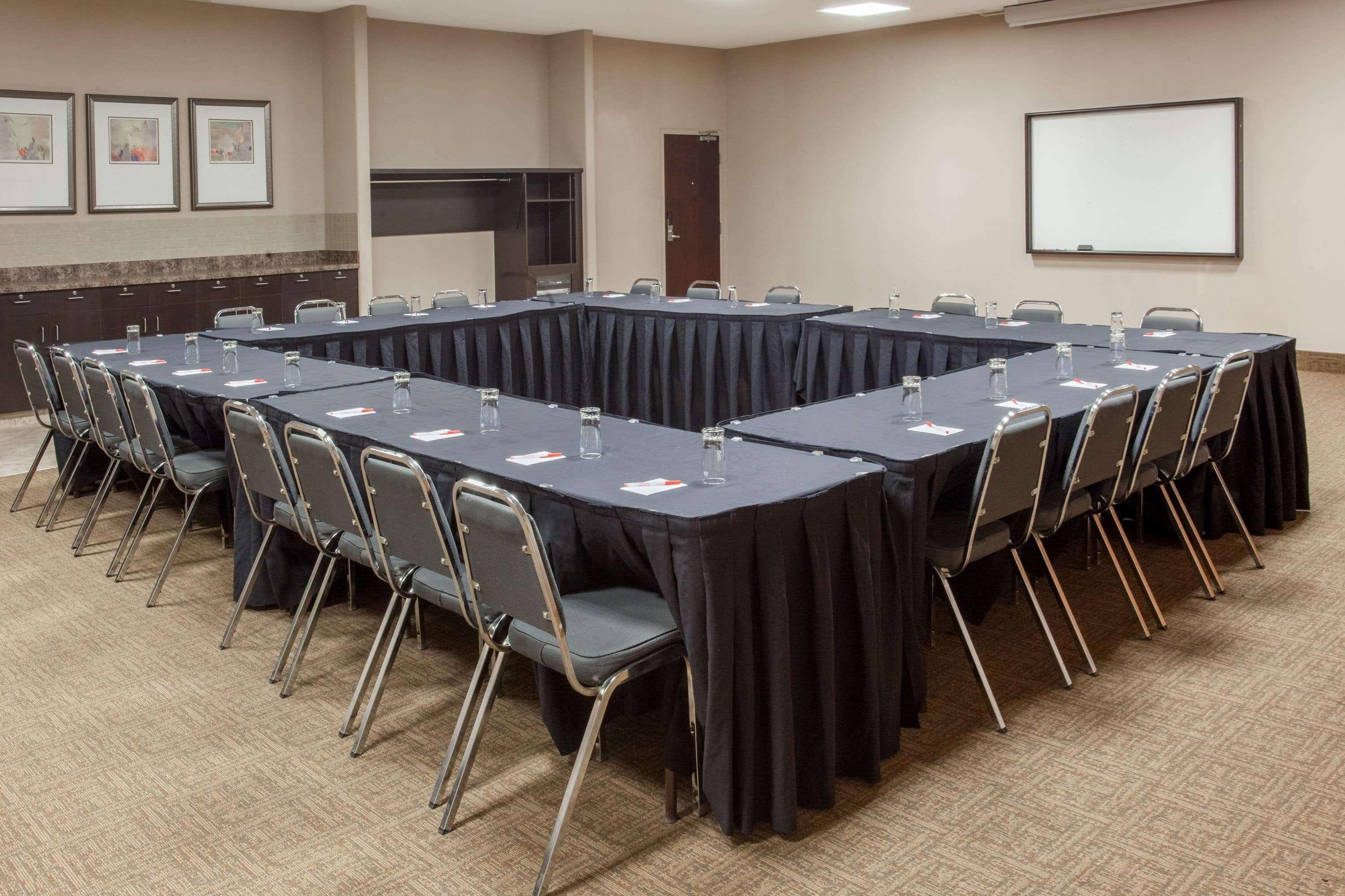 Hotel Ramada By Wyndham Brooks Extérieur photo