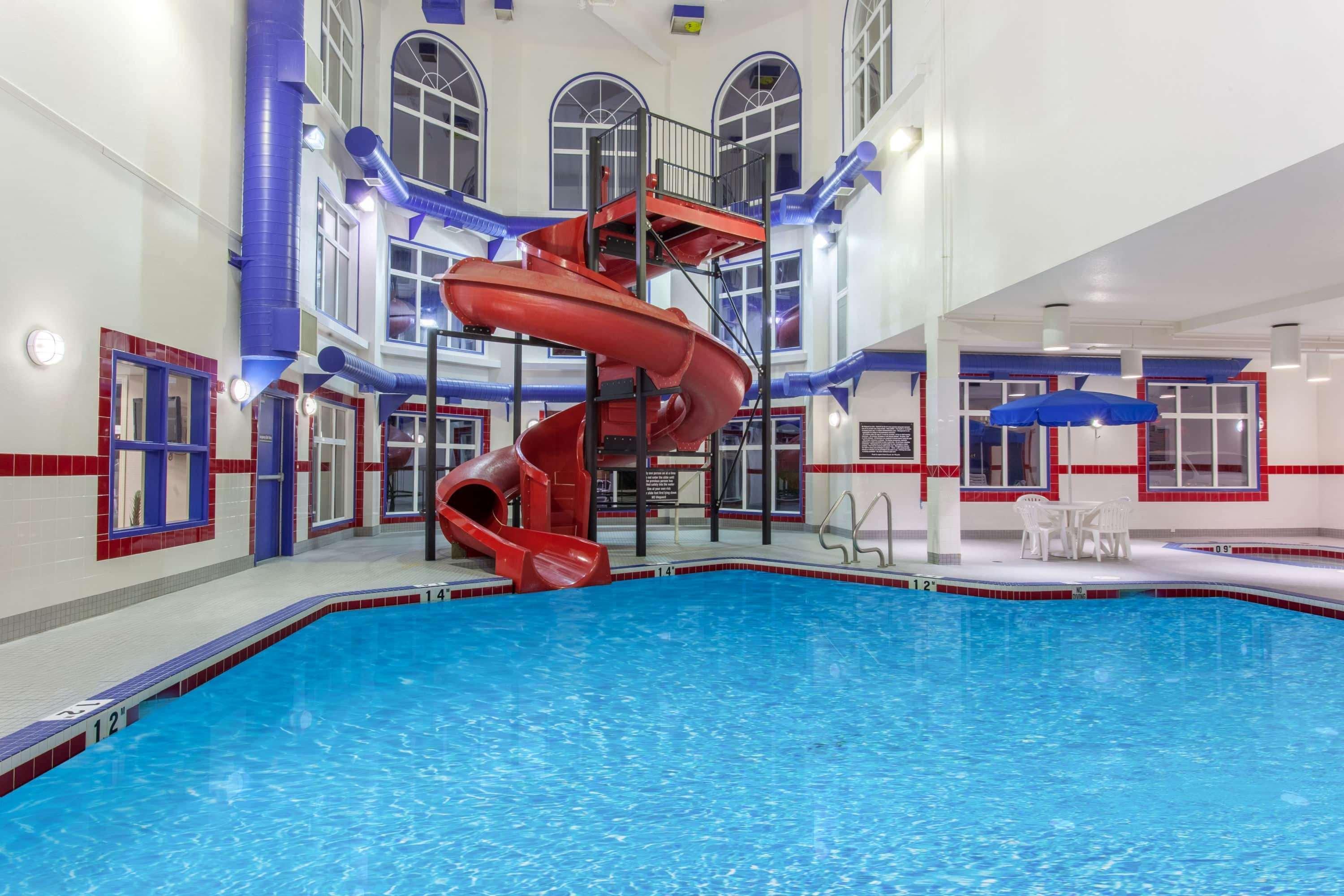 Hotel Ramada By Wyndham Brooks Extérieur photo