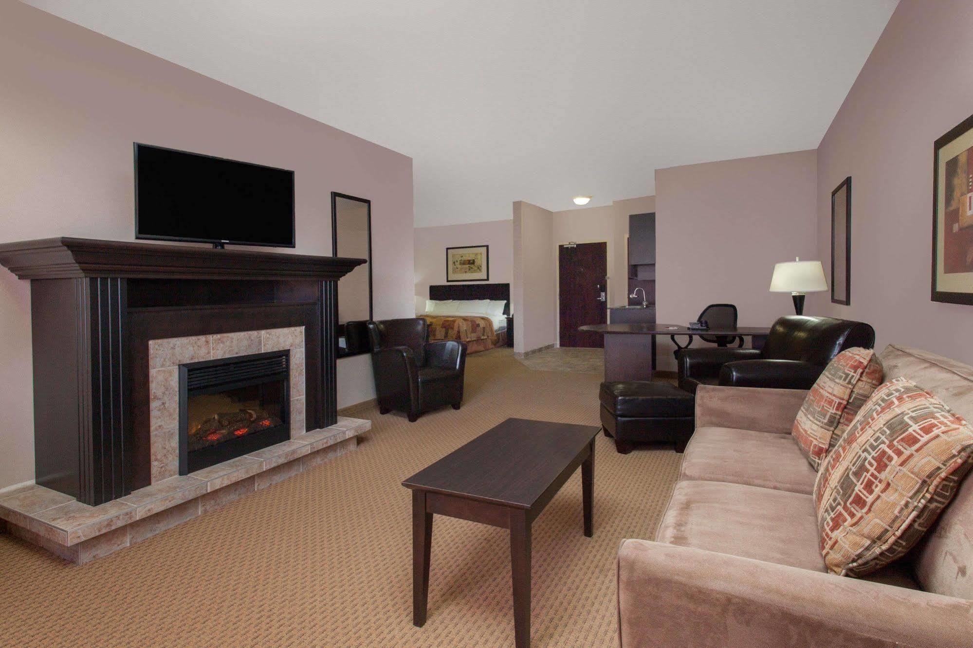 Hotel Ramada By Wyndham Brooks Extérieur photo